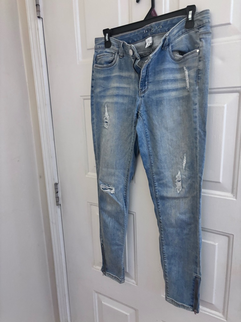 White House Black Market Light Blue Distressed Skinny Jeans with Ankle Zips